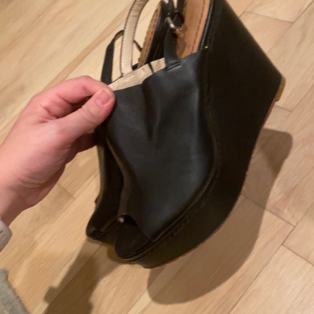 Pour Victoire Wedges